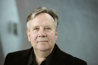portrait_heinz_spoerli.jpg (23 KB) portrait_heinz_spoerli.jpg (23 KB)
